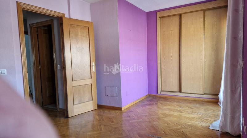 Foto b2f5eaf5-5b1a-4ad2-80bd-e136742ff379. Casa venta de chalet en Fuentebella-San Fermín-El Leguario Parla