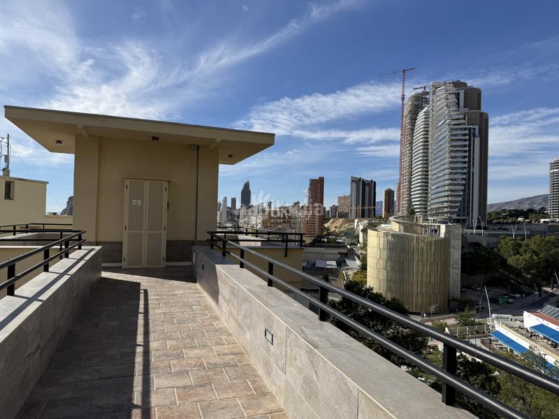 Foto 20a9d333-ab4d-44ec-a38f-225c2a1c8b2a. Flat with heating pool in Playa Poniente Benidorm