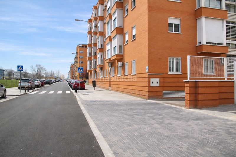 Foto 1649af35-9739-40fc-8c1f-0e4d4ad29ff4. Pis amb calefacció aparcament a Villaverde Alto Madrid