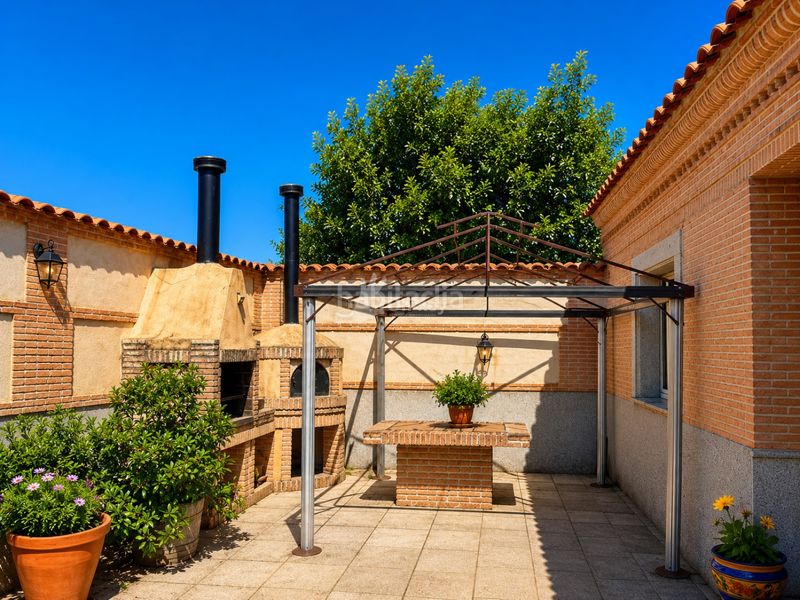 Foto d0d71f11-3a94-4600-82db-be17fddf268c. Casa amb calefacció piscina a Cedillo del Condado