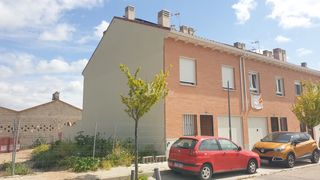 Casa pareada en San Martín de la Vega. Casa pareada de 180 m con buhardilla, patio privado y 4 dormitor