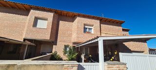 Maison à Galápagos. Oportunidad de inversion venta del 50 en proindiviso de chalet a