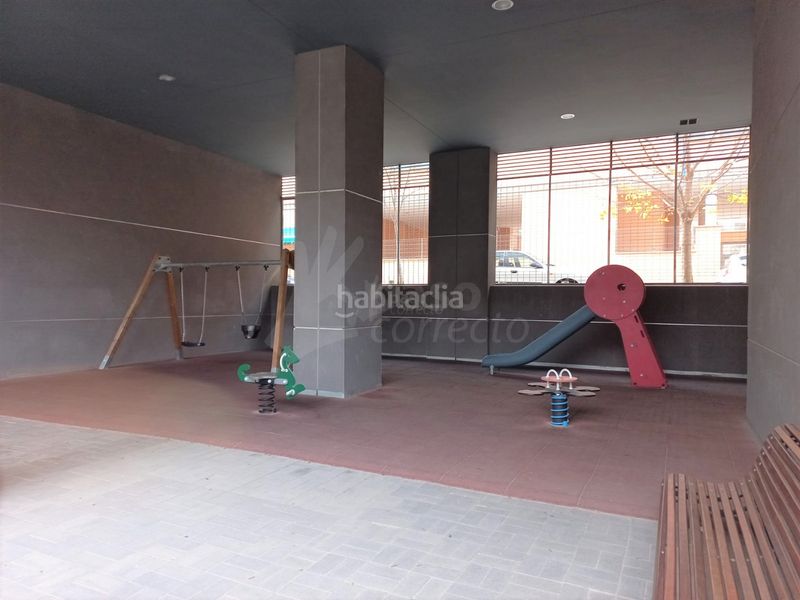 Foto 0b7c9ee5-9d6a-4231-88a9-ad454034ea31. Pis amb calefacció aparcament piscina a Las Dehesillas-Vereda de los Estudiantes Leganés