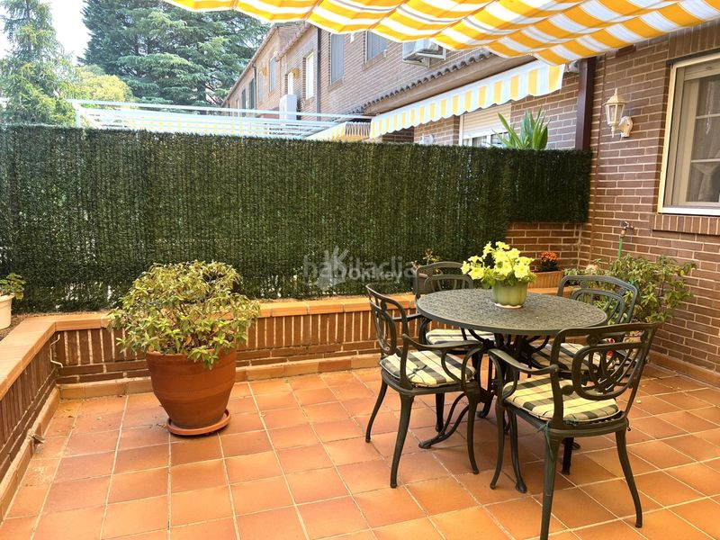 Foto e8718d39-0fd9-4451-a096-3a9285700d33. Casa adosada chalet adosado exclusivo Casco Antiguo en Majadahonda