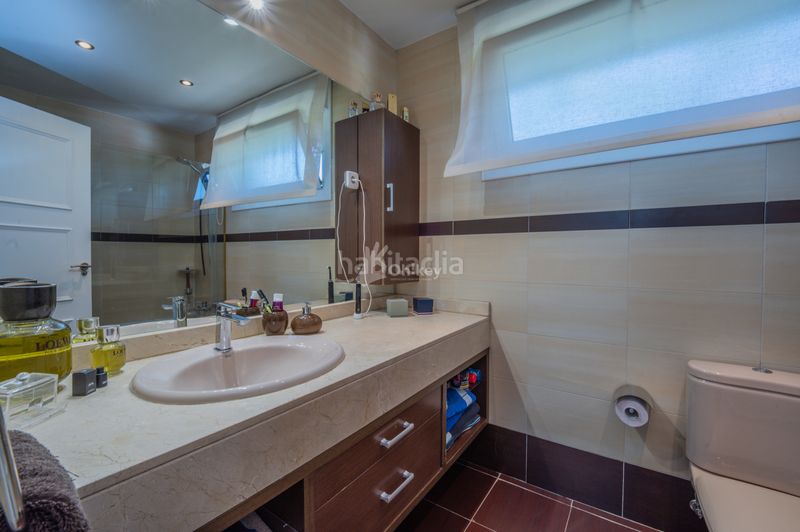 Foto cab211a4-5c0c-4439-b32c-1acdd0cc1d46. Casa amb aparcament piscina a Centro Rivas - Vaciamadrid