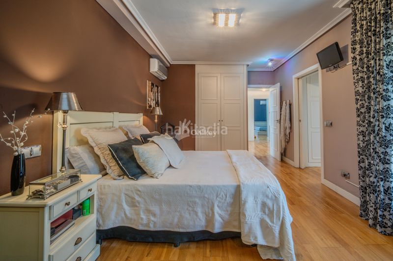 Foto f4d21579-aa3d-487f-9c50-2cc74a4a9b87. Casa amb aparcament piscina a Centro Rivas - Vaciamadrid