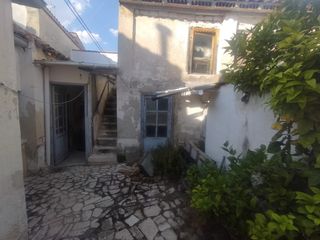 Casa in Colmenar de Oreja. Casa independiente para reformar con gran potencial en colmenar