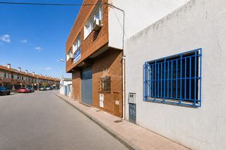 Nau industrial a Meco pueblo