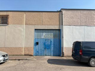 Nau industrial a Velilla de San Antonio. Nave industrial con gran potencial de ampliación en el polígono