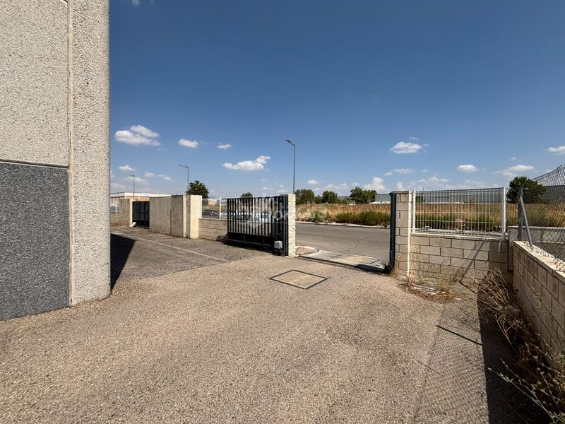Foto 78dc8b36-8560-4a30-8a97-ddbdbbd71055. Nau industrial a Montserrat-Parque Empresarial San Fernando de Henares