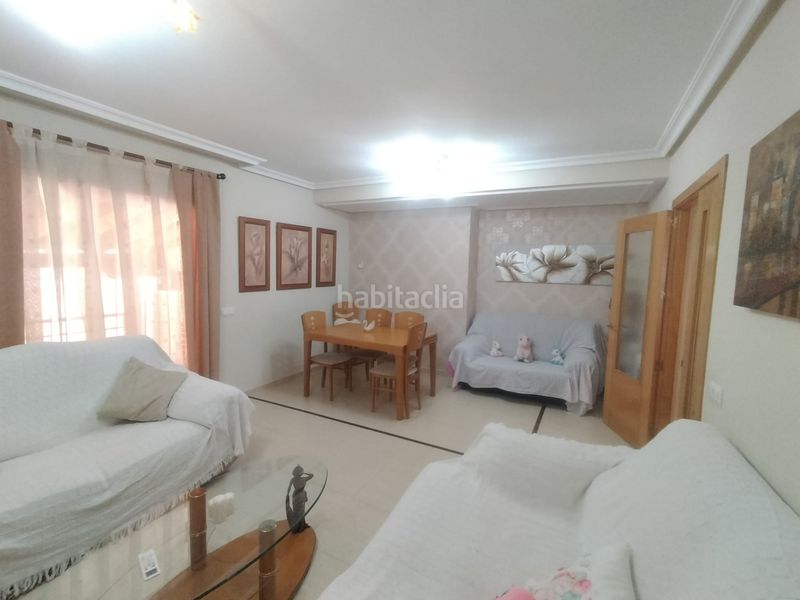 Foto b08cbeb3-53f7-47ed-81d2-3cf40f5dbe31. Semi detached house with heating parking in Carrión de Calatrava