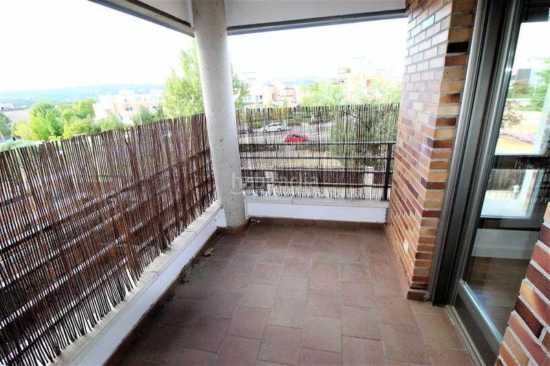 Foto 80aa1905-32f3-4dd6-b2ab-229e9b9a7b62. Rent flat with heating parking pool in El Cantizal Rozas de Madrid (Las)
