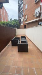Lloguer Planta baixa a El Caño-Maracaibo. Las rozas centro, bajo jardín  semi  amueblado, 1dormi