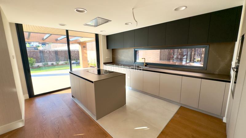 Foto c0bb3142-d8f5-48f5-b7ed-8b3584c698f4. Alquiler chalet en El Cantizal Rozas de Madrid (Las)