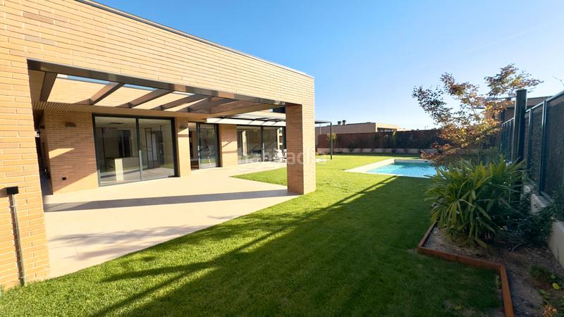 Foto 33b5cbd5-fa17-455d-a7cc-913d0d4a3b48. Miete chalet mit kamin heizung pool in El Cantizal Rozas de Madrid (Las)