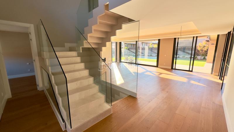 Foto 240edc33-a9f5-4192-90ba-1577d0da0043. Rent chalet with fireplace heating pool in El Cantizal Rozas de Madrid (Las)