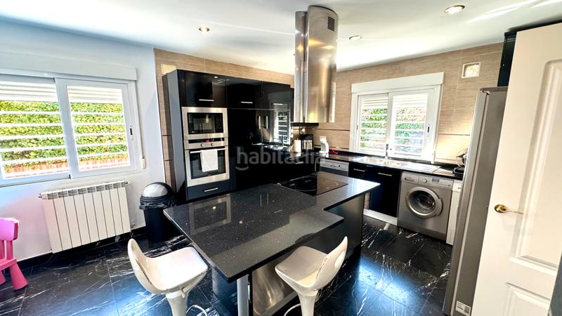 Foto f5a4f41b-848e-4f9b-8172-827fc45b4f1a. Location chalet avec cheminée chauffage piscine dans Rozas de Madrid (Las)