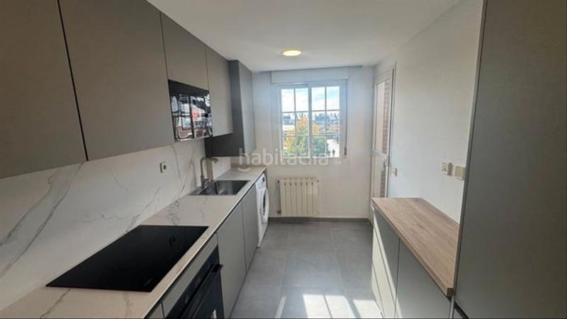 Foto 83dc1e13-ba36-48d1-8d30-c5e545e7ded1. Rent duplex with heating parking pool in El Cantizal Rozas de Madrid (Las)