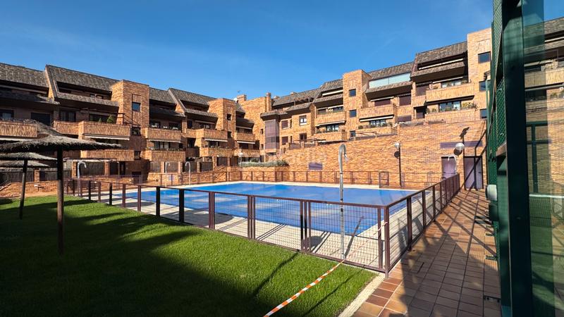 Foto b50a38f1-1702-4302-8a77-fd27f4bb154e. Pis amb calefacció aparcament piscina a Montecillo Rozas de Madrid (Las)