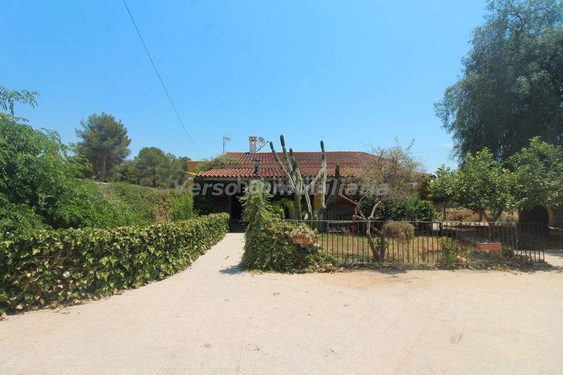 Foto 0740dfd4-acbe-44af-a37e-fc7cda2657cc. Chalet bonito chalet en zona La Loma miralcampo () en Chiva