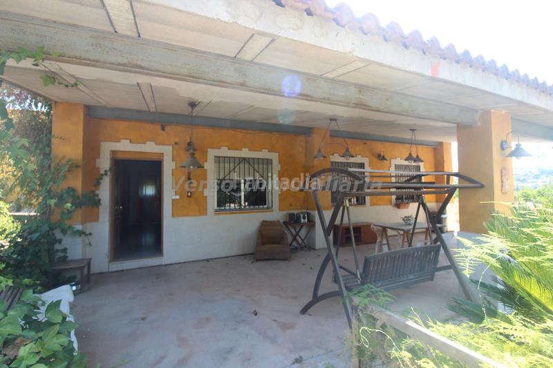 Foto 76f584ae-0f11-4689-a3f6-fc9e44a7dc88. Chalet bonito chalet en zona La Loma miralcampo () en Chiva