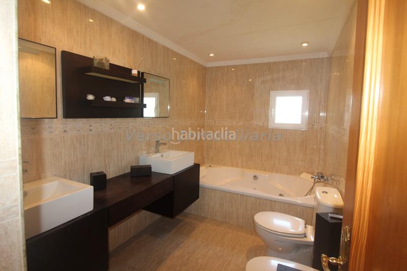 Foto 958aa4ec-4e10-46e8-b811-ffe16ca495d6. Chalet bonito chalet en zona La Loma miralcampo () en Chiva