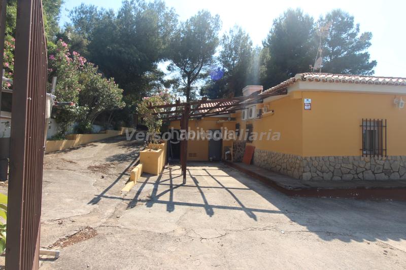 Foto 4cc53943-0e51-4468-b252-85e817b3535e. Chalet in Godelleta