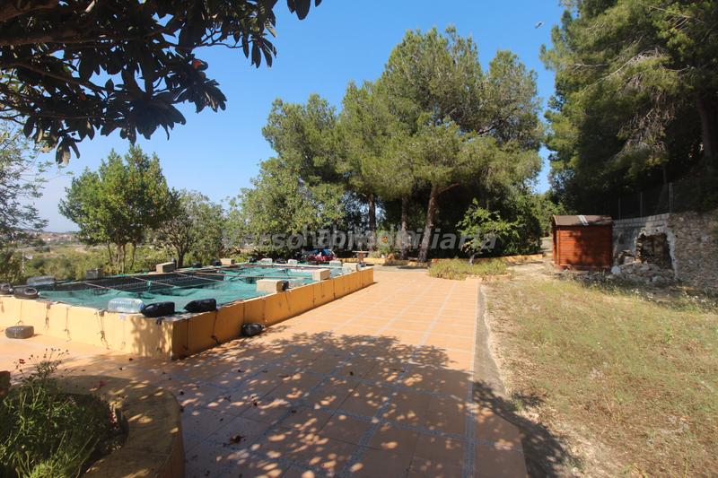 Foto 320d3606-3a7a-4bb7-8629-8b947d4e73d5. Chalet  a 5 minutos de godelleta en Los Rosales Madrid