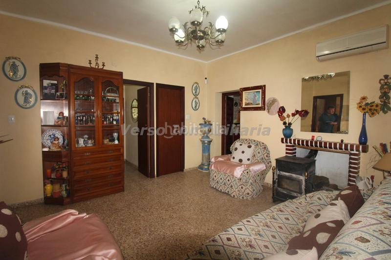 Foto 5c1b8722-b7ee-414f-885f-35d6de6dc7fd. Chalet  a 5 minutos de godelleta en Los Rosales Madrid