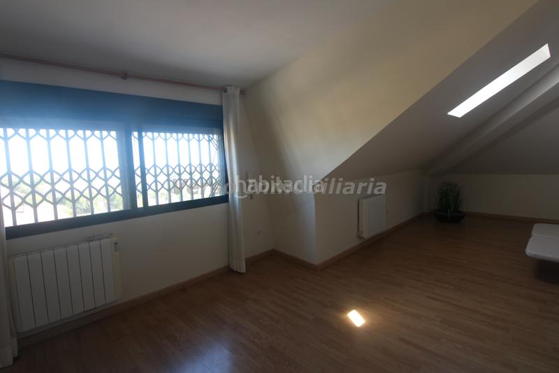 Foto 2210a9fd-0f88-431f-9990-4b209a4adc85. Chalet with fireplace heating pool in Sierra Perenchiza-Cumbres de Calicanto-Sto Domingo Chiva