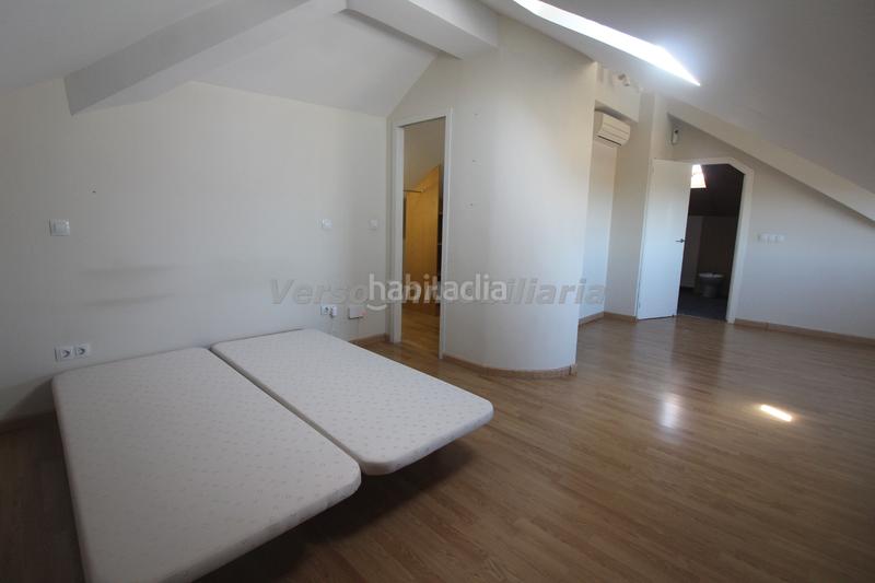 Foto 264f2045-c427-42c5-86e5-efb7f5357fd9. Chalet with fireplace heating pool in Sierra Perenchiza-Cumbres de Calicanto-Sto Domingo Chiva