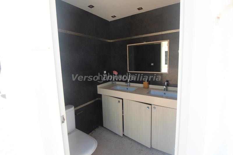 Foto 3f991ac6-7516-4965-a1cc-43fb11d3b919. Chalet with fireplace heating pool in Sierra Perenchiza-Cumbres de Calicanto-Sto Domingo Chiva