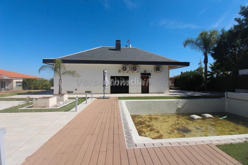 Foto 62b13e38-1319-494c-87b8-d65d75124f41. Chalet with fireplace heating pool in Sierra Perenchiza-Cumbres de Calicanto-Sto Domingo Chiva