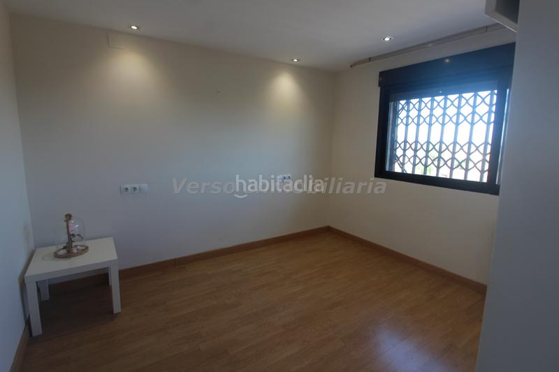 Foto 94b7b214-d509-445f-8b25-d616bc34e92c. Chalet with fireplace heating pool in Sierra Perenchiza-Cumbres de Calicanto-Sto Domingo Chiva