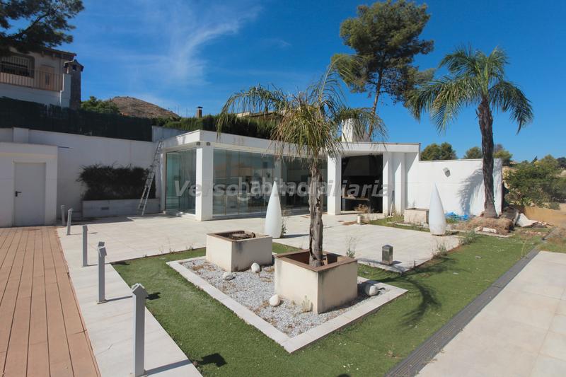 Foto f6b09325-2d8a-48c3-b613-720e5cb15e00. Chalet with fireplace heating pool in Sierra Perenchiza-Cumbres de Calicanto-Sto Domingo Chiva