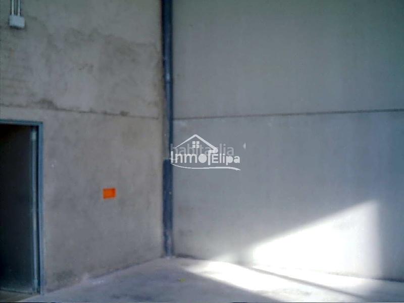 Foto 2a379284-56b6-43ed-a1f3-93f450367af9. Bâtiment à usage industriel dans Chapinería
