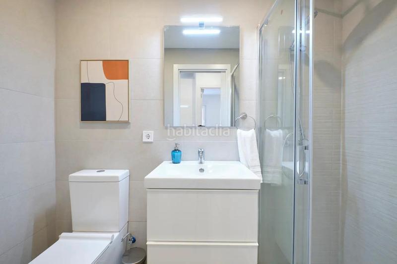 Foto bc700f10-89c1-4c05-9574-c9f7f186fd2a. Building in Almendrales Madrid