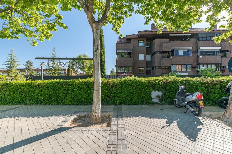 Foto cd22369a-01d7-4d09-8953-ddfc80354630. Piso en avenida de españa 4 fabuloso estudio en Avenida Europa Pozuelo de Alarcón
