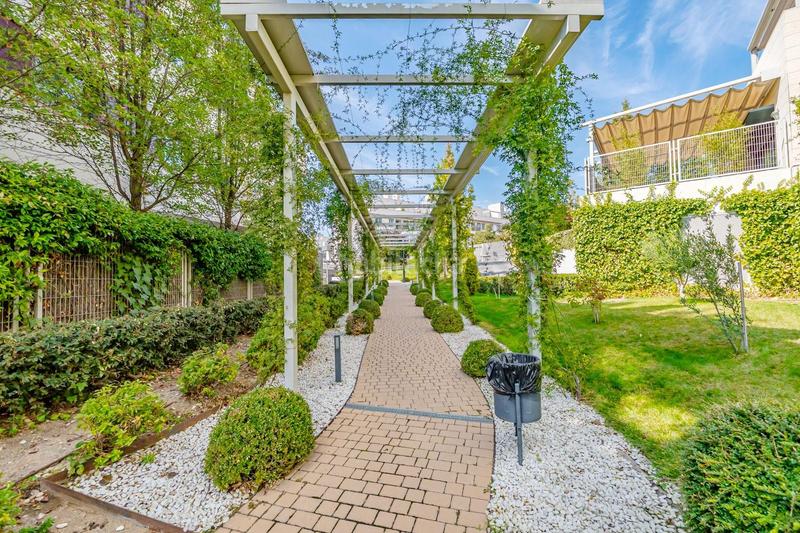 Foto 03ddbdd3-7bc6-47eb-9a05-2ea7357594e9. Alquiler planta baja exclusiva vivienda en planta baja con jardín privado en Madrid