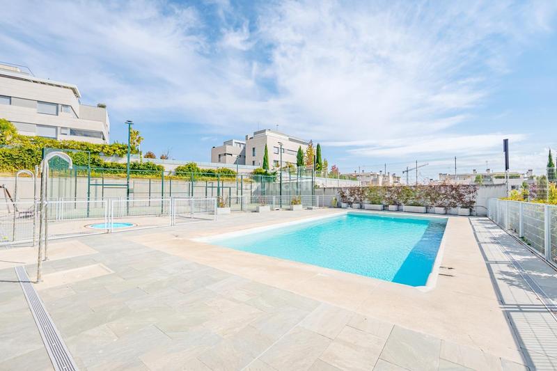 Foto 0eecde53-2cc8-4b64-8154-df0d83e384e9. Alquiler planta baja exclusiva vivienda en planta baja con jardín privado en Madrid