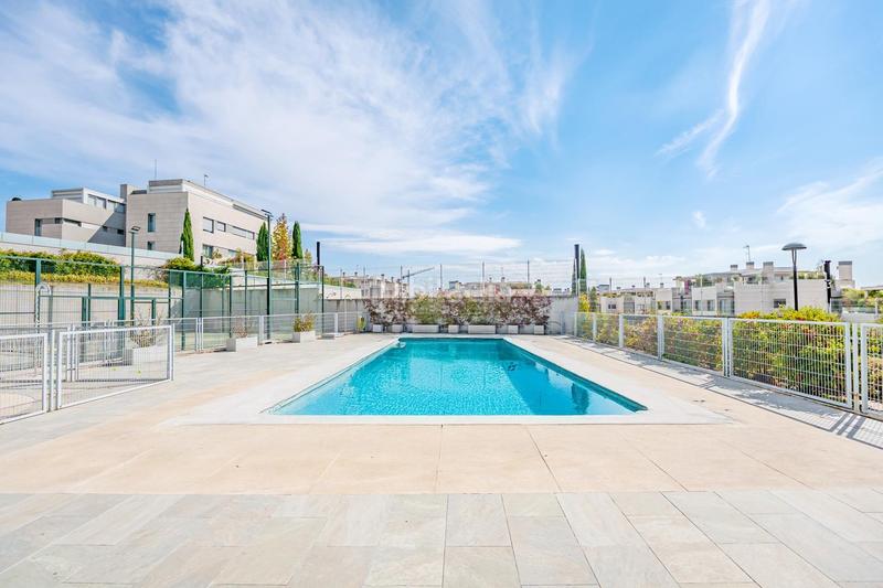 Foto 22d3c4f4-409b-4b51-84e6-818e52faeedc. Alquiler planta baja exclusiva vivienda en planta baja con jardín privado en Madrid