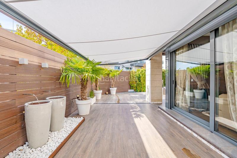 Foto 93ee2768-cd8a-4c71-9d5a-220f93fe3a27. Alquiler planta baja exclusiva vivienda en planta baja con jardín privado en Madrid