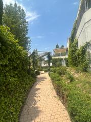 Location Rez-de-chaussée à Aravaca. Exclusiva vivienda en planta baja con jardín privado