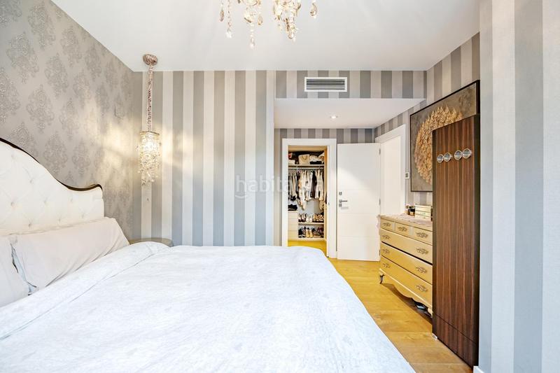 Foto c36b333b-f9cf-451e-888a-82220b579510. Alquiler planta baja exclusiva vivienda en planta baja con jardín privado en Madrid