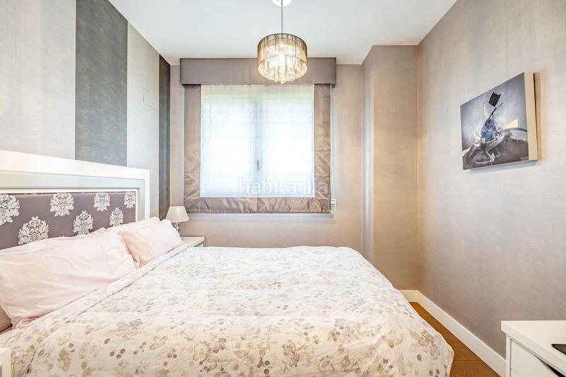 Foto ceca5b63-0682-4274-b6f7-7434a7fe7912. Alquiler planta baja exclusiva vivienda en planta baja con jardín privado en Madrid