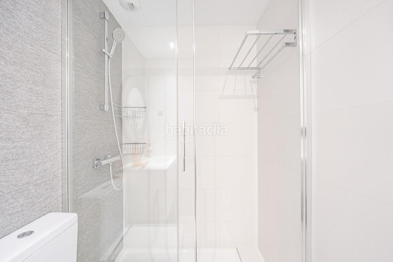 Foto e54f30d6-e793-4430-bfe9-b27e8d67e2d8. Alquiler planta baja exclusiva vivienda en planta baja con jardín privado en Madrid