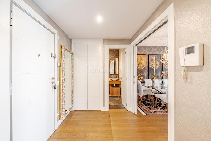 Foto e5afeca5-b70b-48e2-af51-7d5538630900. Alquiler planta baja exclusiva vivienda en planta baja con jardín privado en Madrid