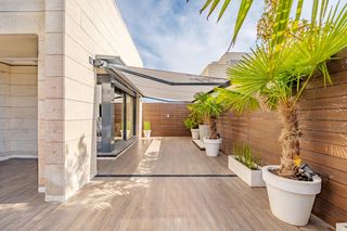 Location Rez-de-chaussée à Aravaca. Exclusiva vivienda en planta baja con jardín privado