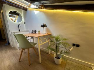 Location Studio  Calle calle de fuencarral, 42. Estudio en buhardilla privada en calle fuencarral  todos los ser