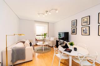 Apartamento en Justicia-Chueca. Frente a plaza pedro zerolo  200 m de gran vía  ideal para vivir